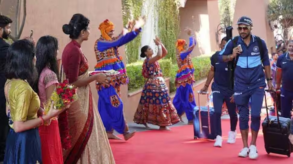 રાજકોટમાં રમાશે ભારત-ઈંગ્લેન્ડ વચ્ચે ટેસ્ટ મેચ, ભારતીય ટીમના ક્રિકેટરો પહોચ્યા રાજકોટ;