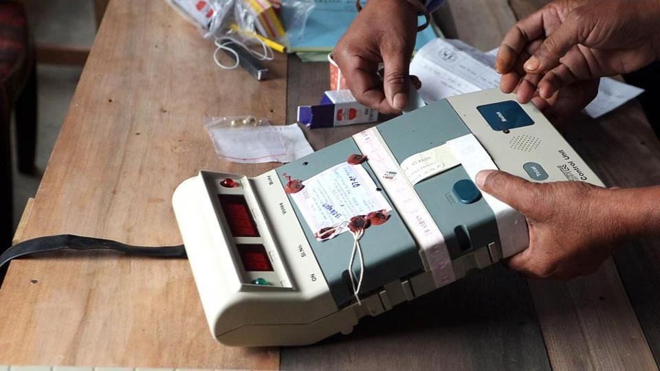 EVM મતગણતરી પહેલા કેવી રીતે ચેક થાય છે.? કે EVM સાથે છેડછાડ તો નથી થઈ ને જાણો;