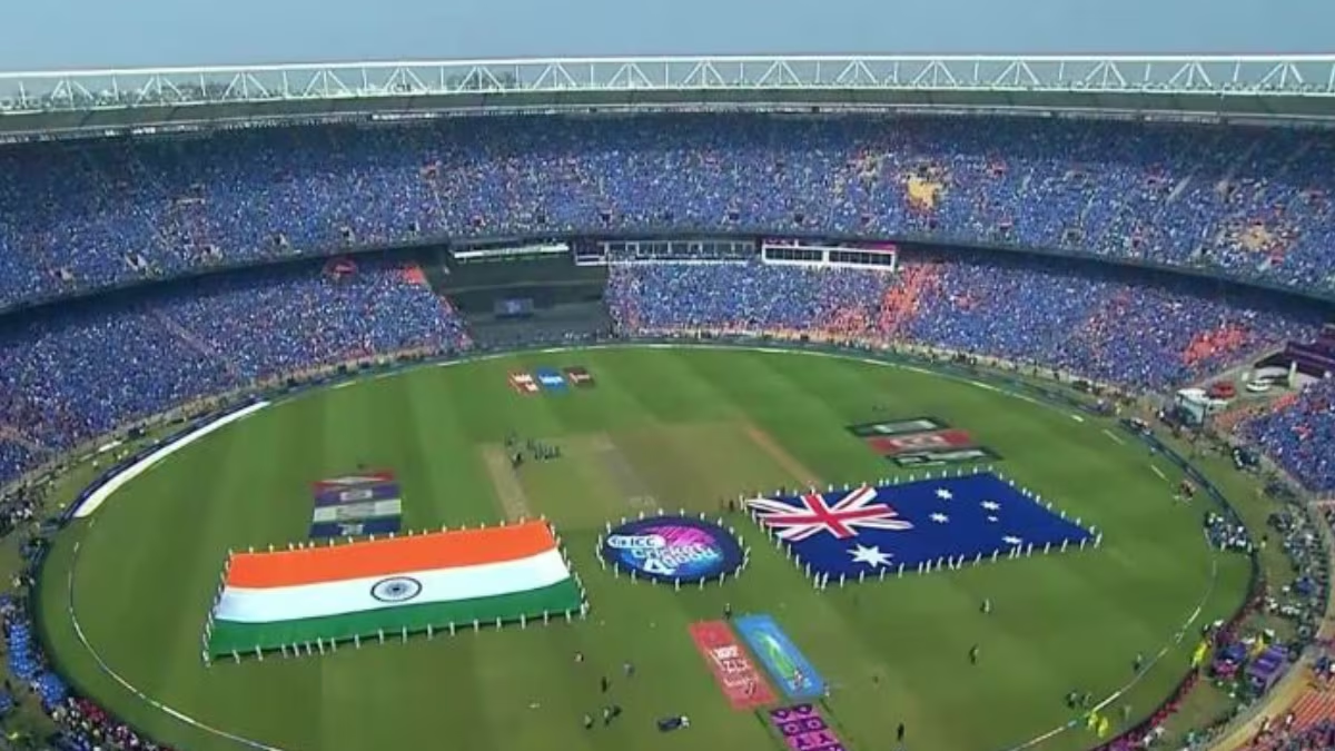 IND vs ENG: અમદાવાદ ટીમ ઈન્ડિયાને સપોર્ટ કરવા પહોંચ્યા નરેન્દ્ર મોદી સ્ટેડીયમ પર ક્રિકેટ ફેન્સ;+
